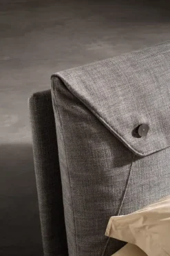 Letto design con contenitore Case * Samoa a prezzo ribassato