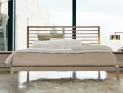 Letto design con gambe * p-110 Dale a prezzo ribassato