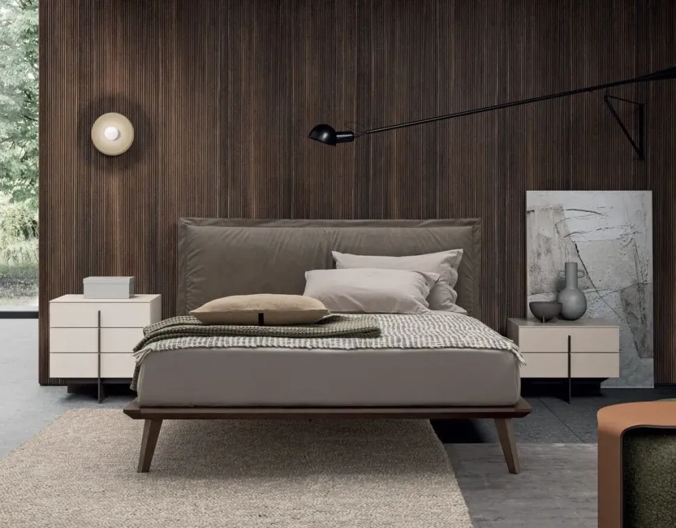 Letto design con gambe Morgan * Dall'agnese a prezzo scontato