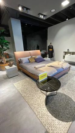 Letto design con gambe Sail Twils a prezzo ribassato