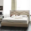 Letto design con giroletto Edward Cattelan a prezzo scontato