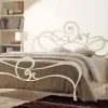 Letto design con giroletto Amanda Vittoria orlandi s.r.l. a prezzo ribassato