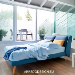 Letto design con piedini Hello * Noctis a prezzo ribassato