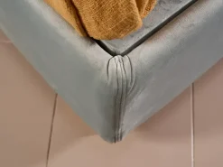 Letto design Gond Tre ci salotti scontato 50%