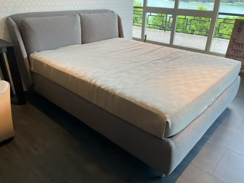 Letto design Letto con testiera curva Zr con un ribasso del 40%