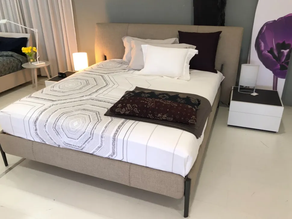 Letto design Nick Molteni & c con uno sconto del 50%