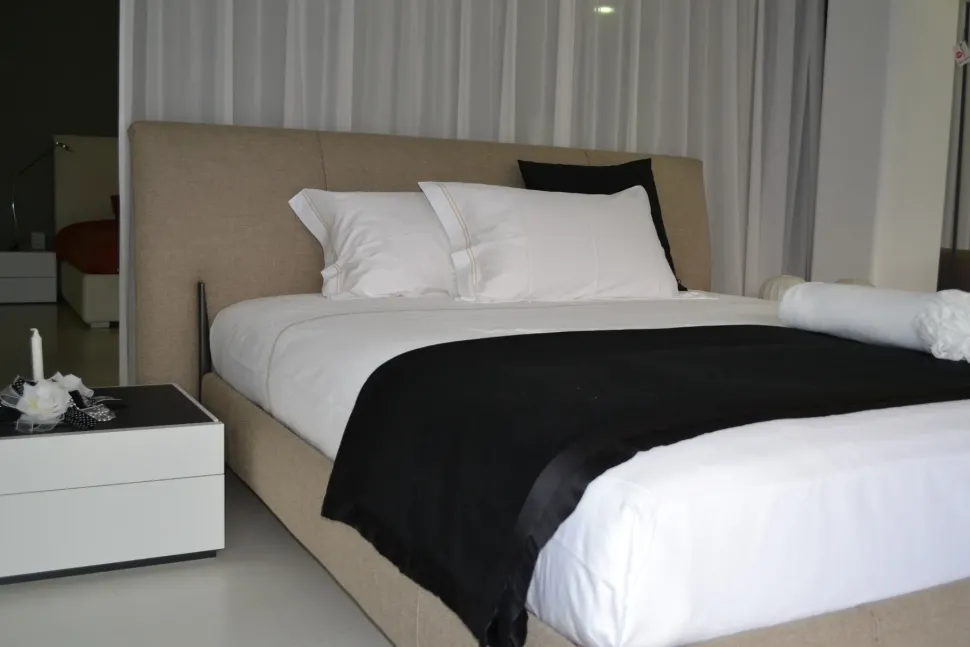 Letto design Nick Molteni & c con uno sconto del 50%