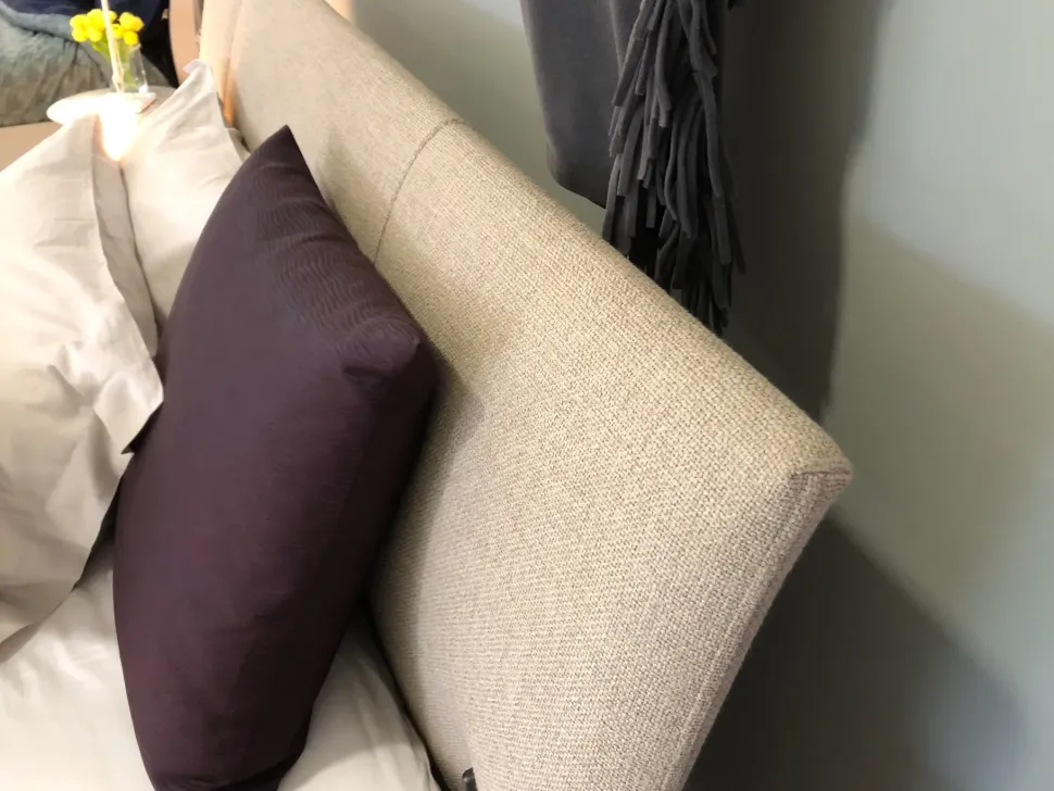 Letto design Nick Molteni & c con uno sconto del 50%