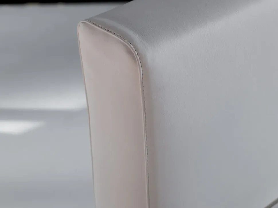 Letto imbottito con contenitore Porto Artigianale a prezzo ribassato