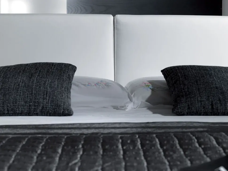 Letto imbottito con contenitore Porto Artigianale a prezzo ribassato