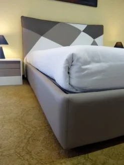 Letto imbottito con contenitore Spring Artigianale a prezzo ribassato