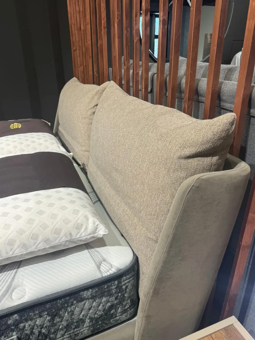 Letto imbottito con contenitore Fun double compact Bside a prezzo ribassato