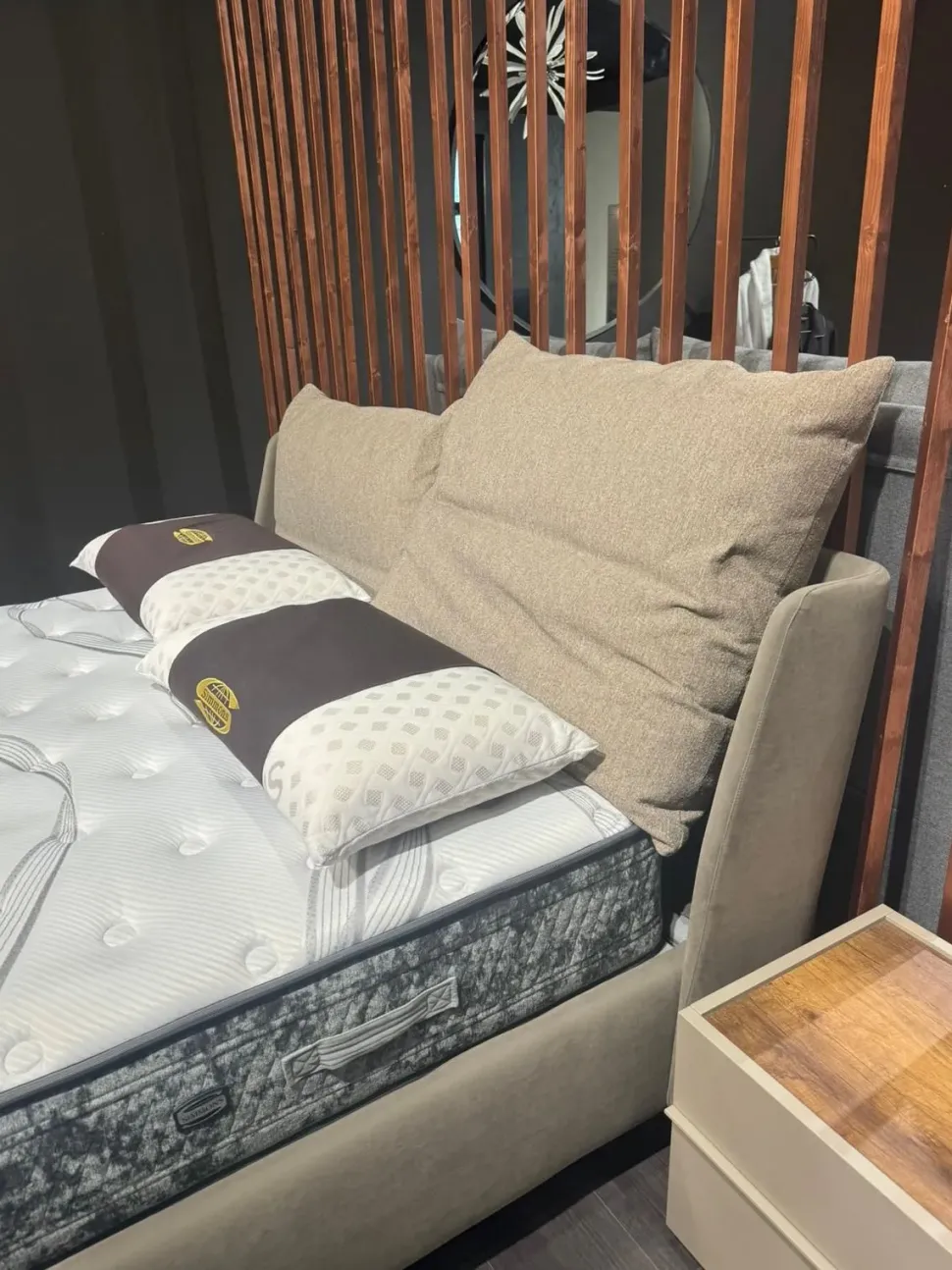 Letto imbottito con contenitore Fun double compact Bside a prezzo ribassato