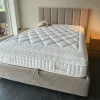 Letto imbottito con contenitore Letto testiera alta Zr a prezzo scontato