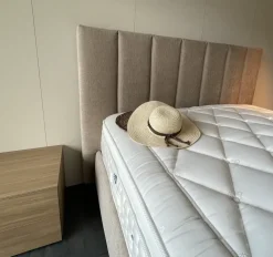 Letto imbottito con contenitore Letto testiera alta Zr a prezzo scontato