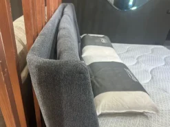 Letto imbottito con contenitore Join Bside a prezzo ribassato