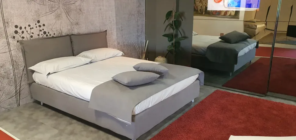 Letto imbottito con contenitore So pop motorizzato Noctis a prezzo ribassato