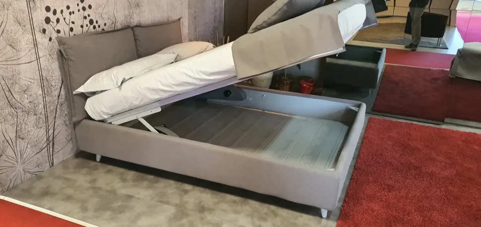 Letto imbottito con contenitore So pop motorizzato Noctis a prezzo ribassato