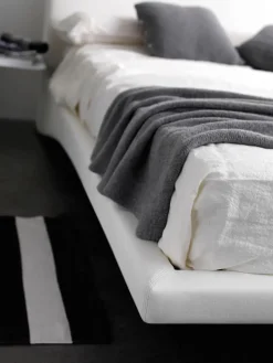 Letto imbottito con gambe Letto maxi con led180 x 200 luxury  Md work a prezzo scontato