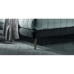 Letto imbottito con gambe Break Excò a prezzo ribassato