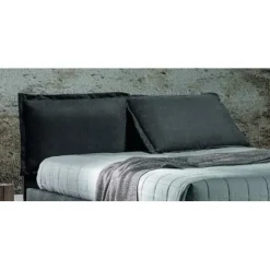 Letto imbottito con gambe Break Excò a prezzo ribassato