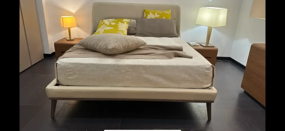 Letto imbottito con gambe Ulisse La falegnami a prezzo ribassato