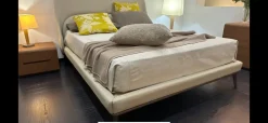 Letto imbottito con gambe Ulisse La falegnami a prezzo ribassato