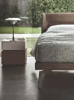 Letto imbottito con gambe Nest Sangiacomo a prezzo ribassato