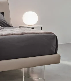 Letto imbottito con gambe Mtre letto in pelle Artigianale a prezzo scontato