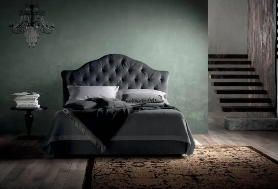 Letto imbottito con giroletto Queen Samoa a prezzo scontato