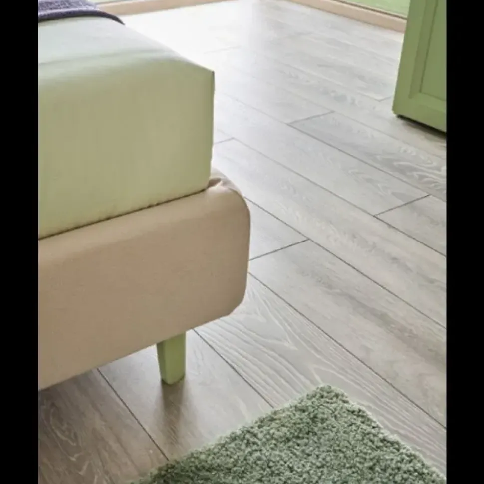 Letto imbottito con giroletto Letto plane pillow Moretti compact a prezzo ribassato