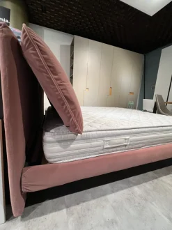 Letto imbottito con giroletto Filicudi Altrenotti a prezzo scontato