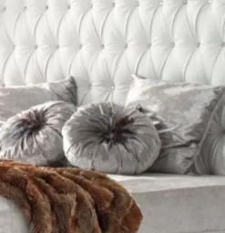 Letto imbottito con giroletto Portofino Md work a prezzo ribassato