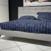 Letto imbottito con piedini Tuftè La casa moderna a prezzo scontato