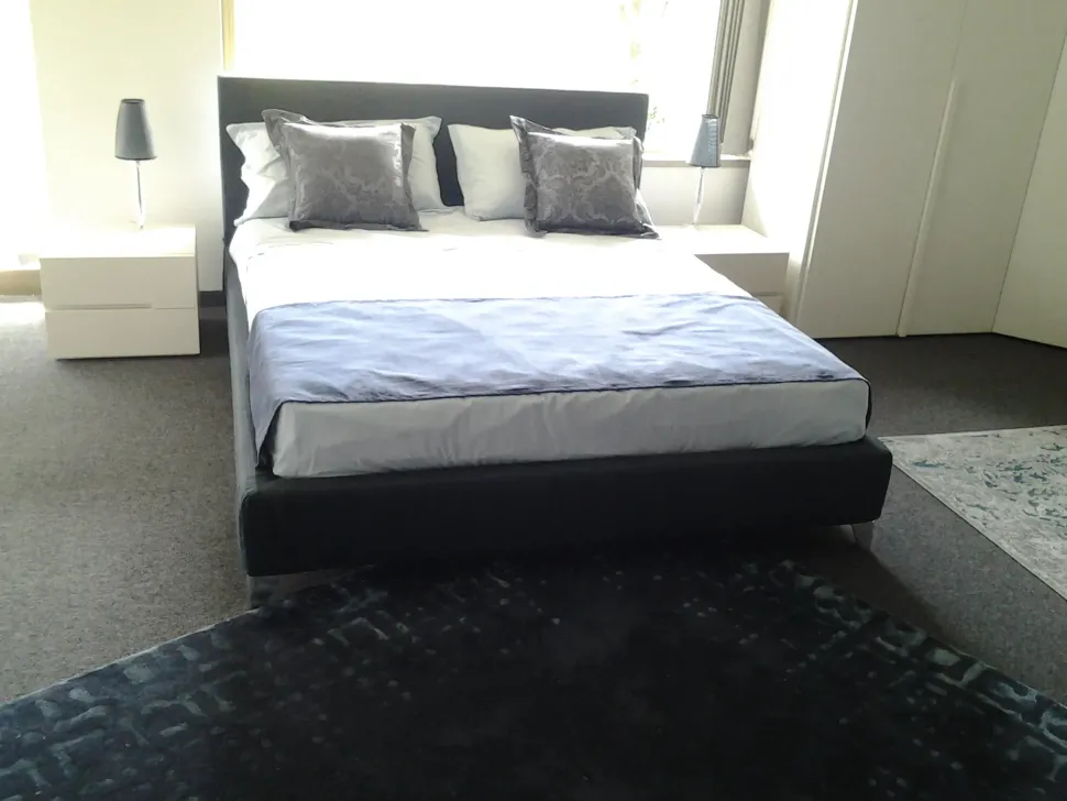 letto imbottito in tessuto sfoderabile matrimoniale