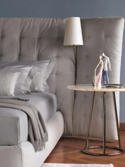 Letto imbottito modello Angle: richiedi ora il prezzo