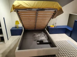 Letto imbottito modello Cut compatto di Samoa scontato 36%