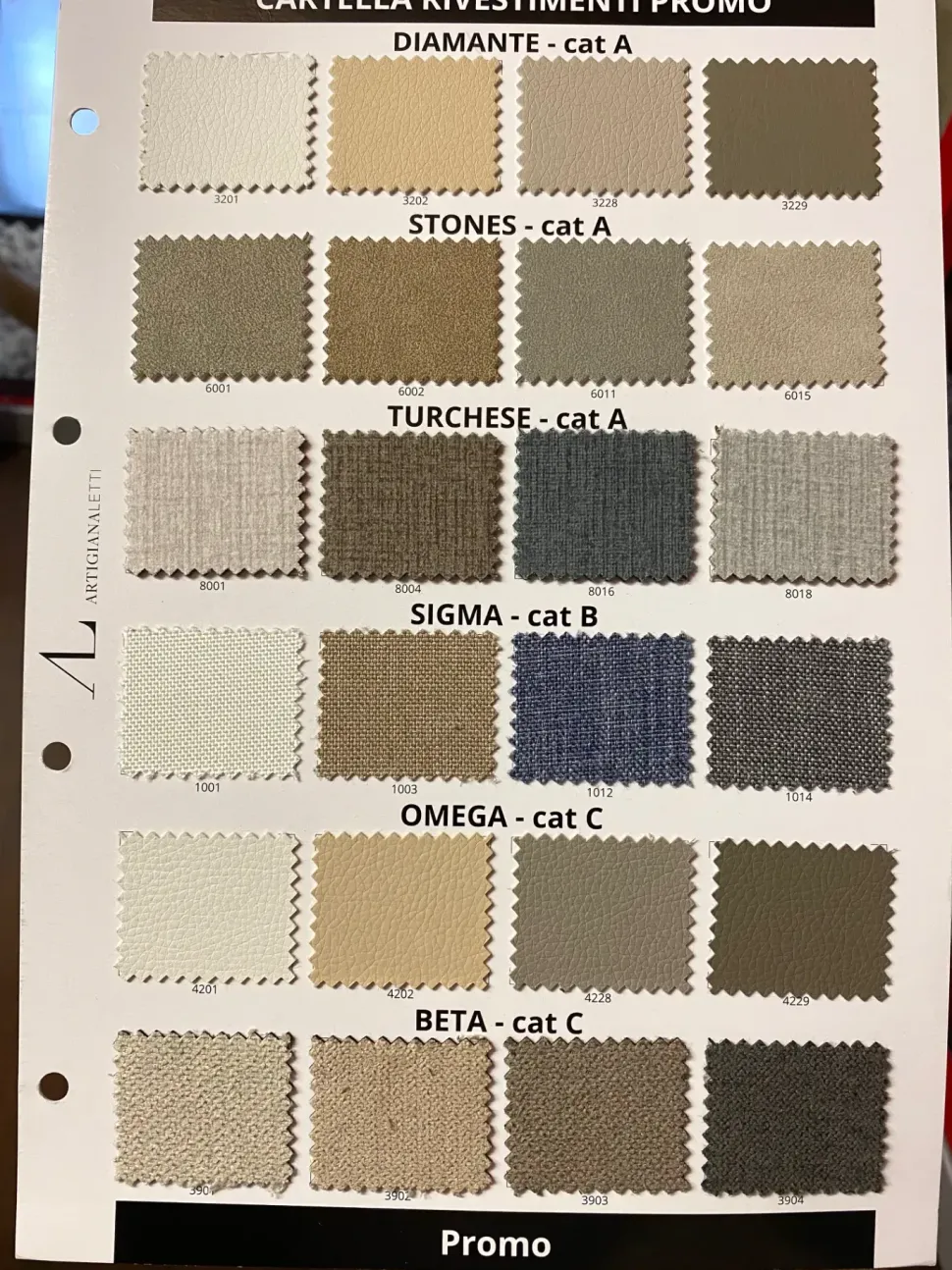 Letto imbottito modello Domino di Artigiana letti scontato 35%