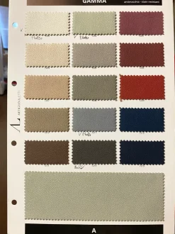 Letto imbottito modello Domino di Artigiana letti scontato 35%