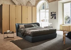 Letto imbottito modello Embrace di Pianca scontato 30%