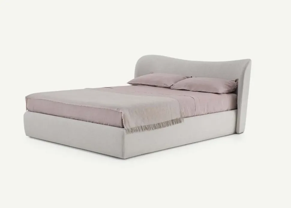 Letto imbottito modello Embrace di Pianca scontato 30%