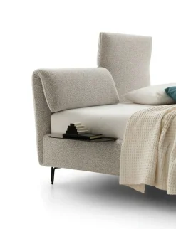 Letto imbottito modello Klizia di Le comfort scontato 40%