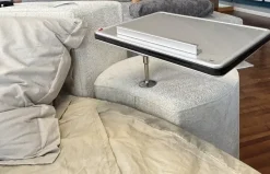 Letto imbottito modello Letto rotondo cristal high-tech tessuto di Artigianale scontato 48%