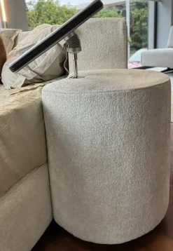 Letto imbottito modello Letto rotondo cristal high-tech tessuto di Artigianale scontato 48%