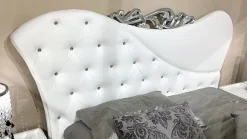 Letto imbottito modello Marley di Artigianale scontato 50%