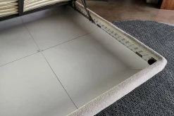 Letto imbottito modello Max di Twils scontato 30%