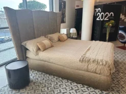 Letto imbottito modello Opera sipario round: richiedi ora il prezzo riservato