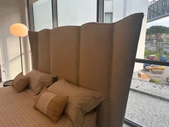 Letto imbottito modello Opera sipario round: richiedi ora il prezzo riservato