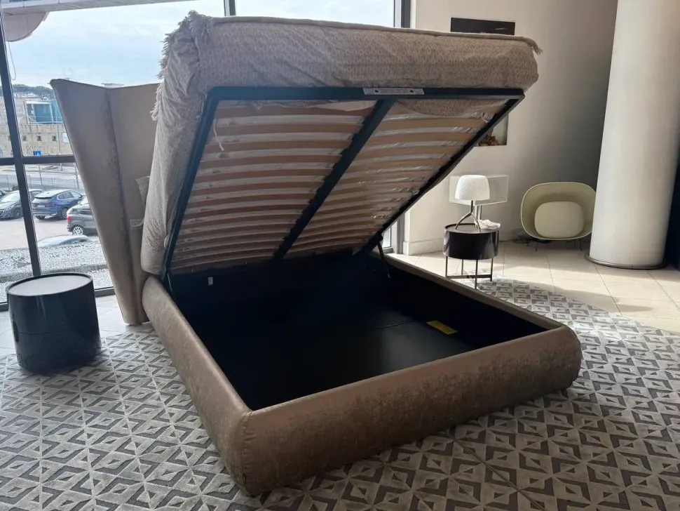 Letto imbottito modello Opera sipario round: richiedi ora il prezzo riservato