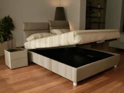 Letto imbottito modello Plio di Oggioni scontato 7%